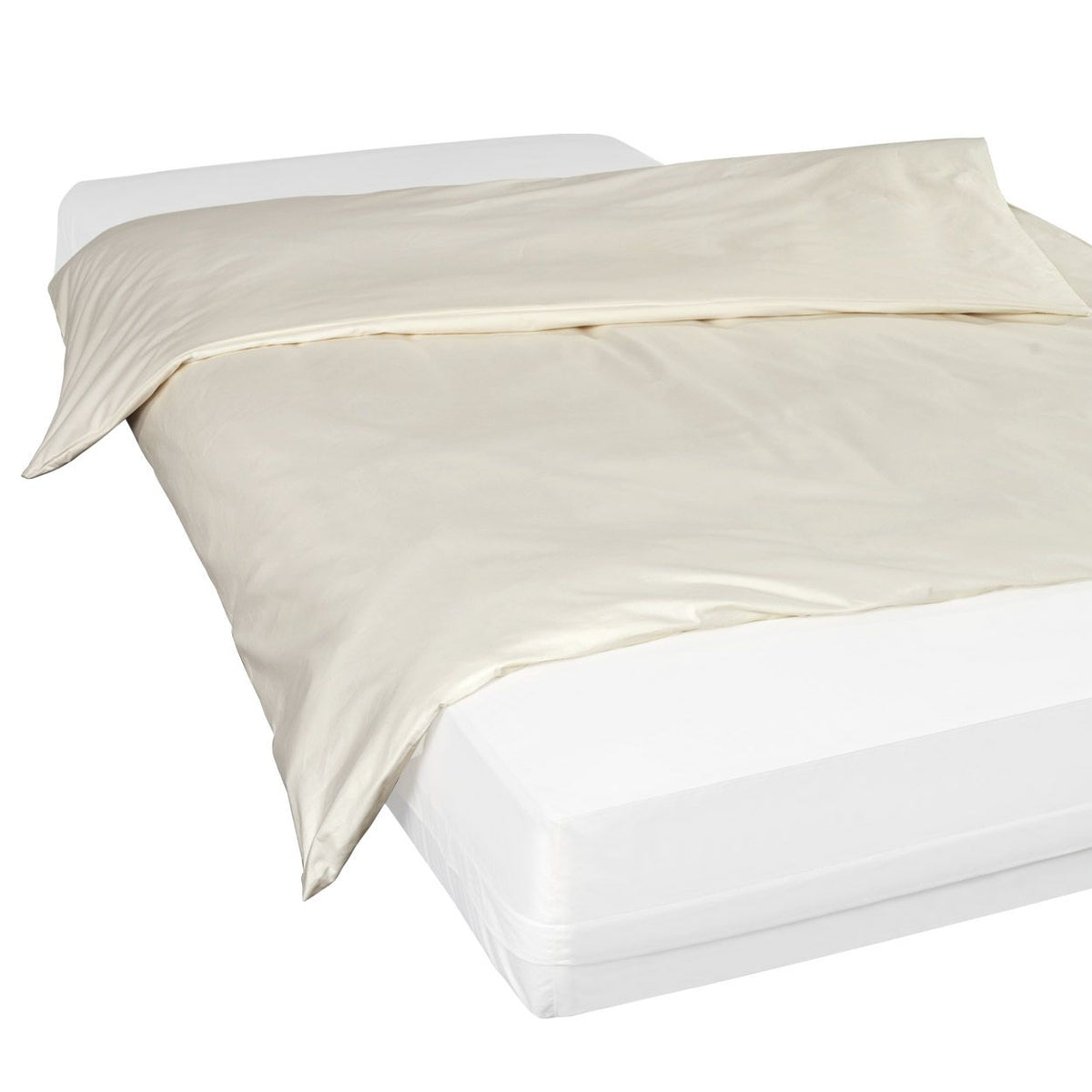 Softsan Bio Cotton Encasing-Set in Beige über weißer Matratze auf Bett gelegt